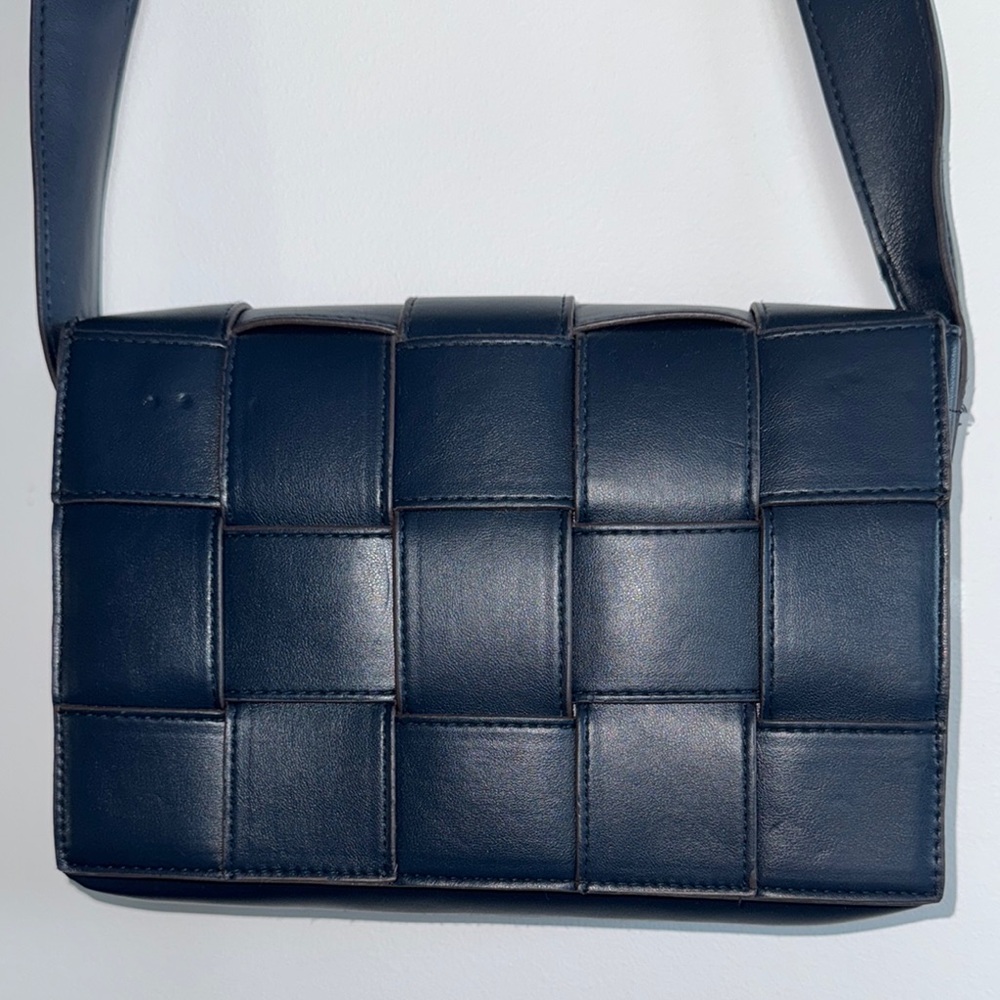 Sondra Roberts Squared Blue Shoulder Bag - Picture 5 of 11